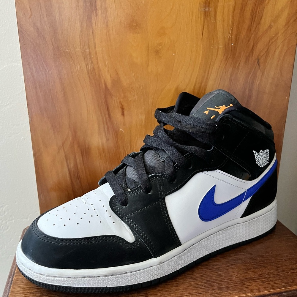 Air Jordan 1 Mid ‘Black Racer Blue’